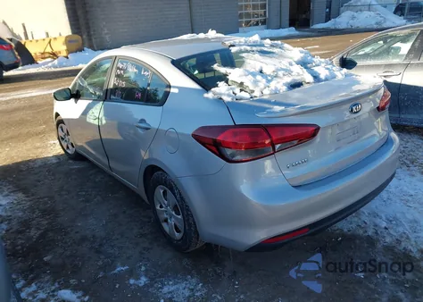 2018 Kia Forte Lx z USA, uszkodzony, nr VIN 3KPFK4A7XJE231472